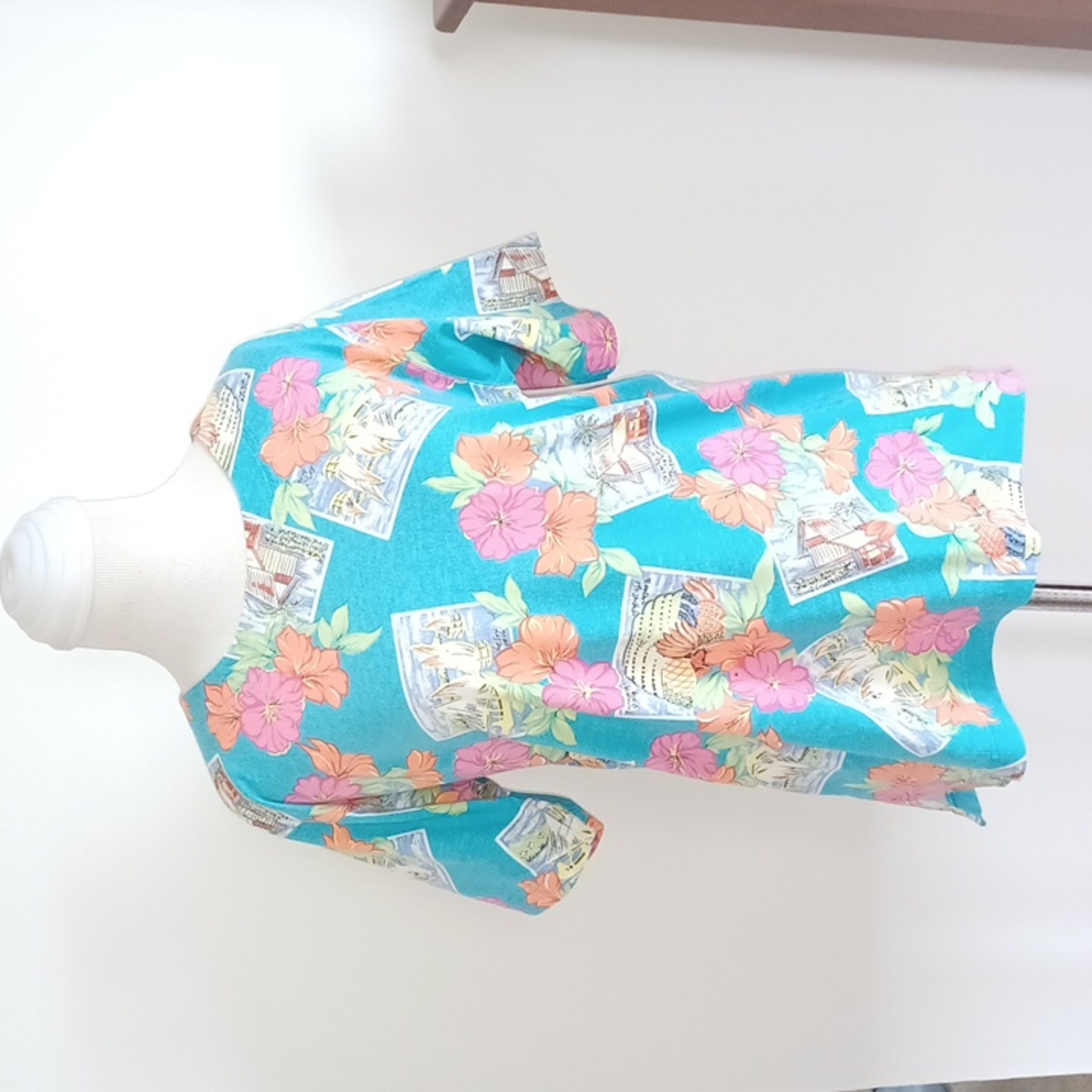☀️LizSport Petite Tropical Print Tee